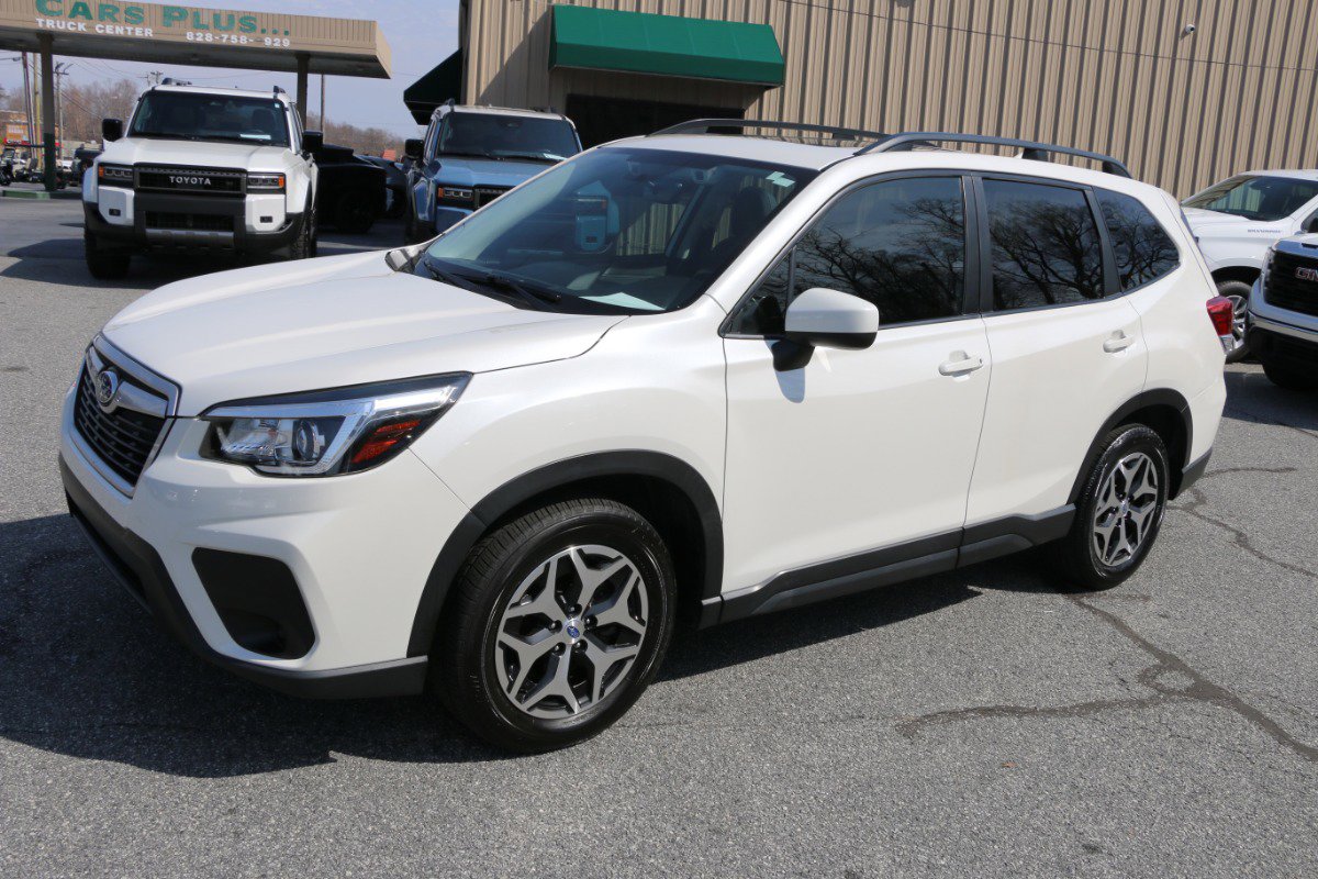 Used 2020 Subaru Forester Premium image 1