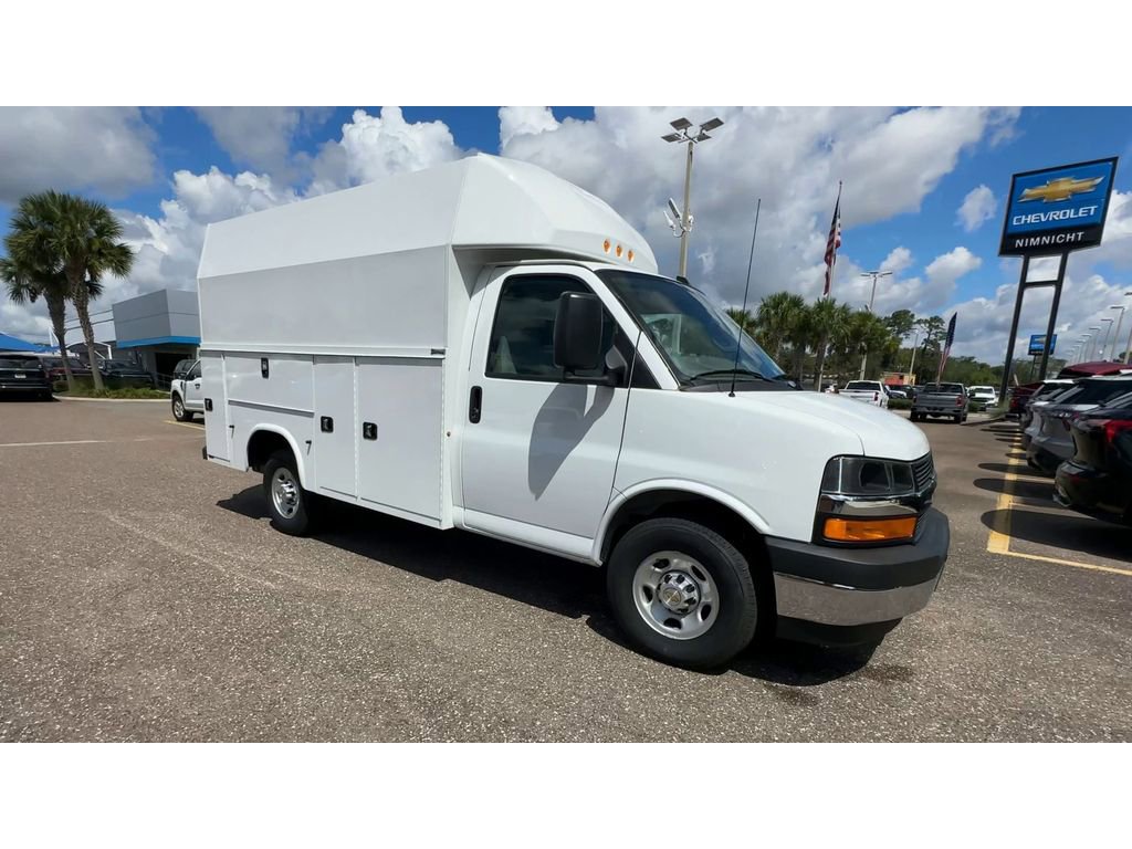 New 2025 Chevrolet Express 3500 w/ Power Convenience Package image 8