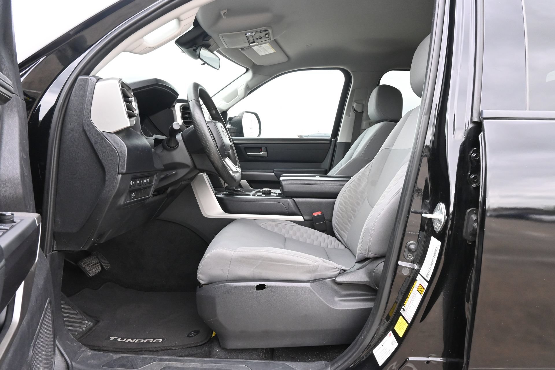 Used 2022 Toyota Tundra SR5 AWD/4WD image 17