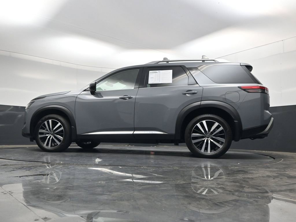 Certified 2025 Nissan Pathfinder Platinum w/ Cargo Package AWD/4WD image 40