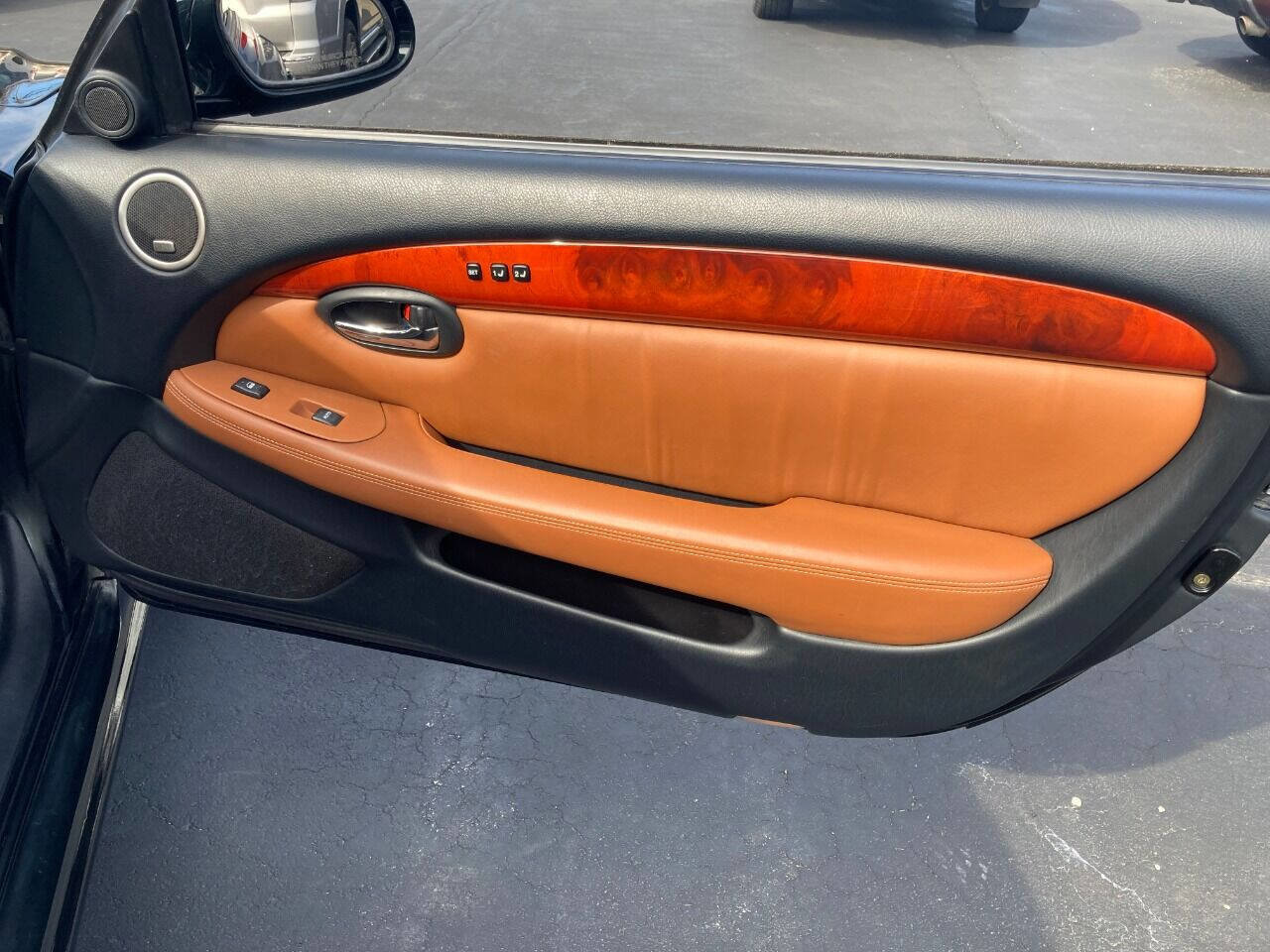 Used 2003 Lexus SC 430 Base 2dr Convertible image 24