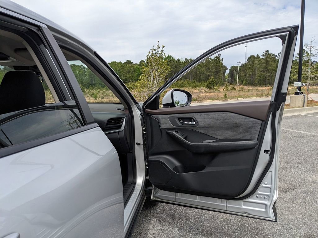 Used 2023 Nissan Rogue SV FWD image 55