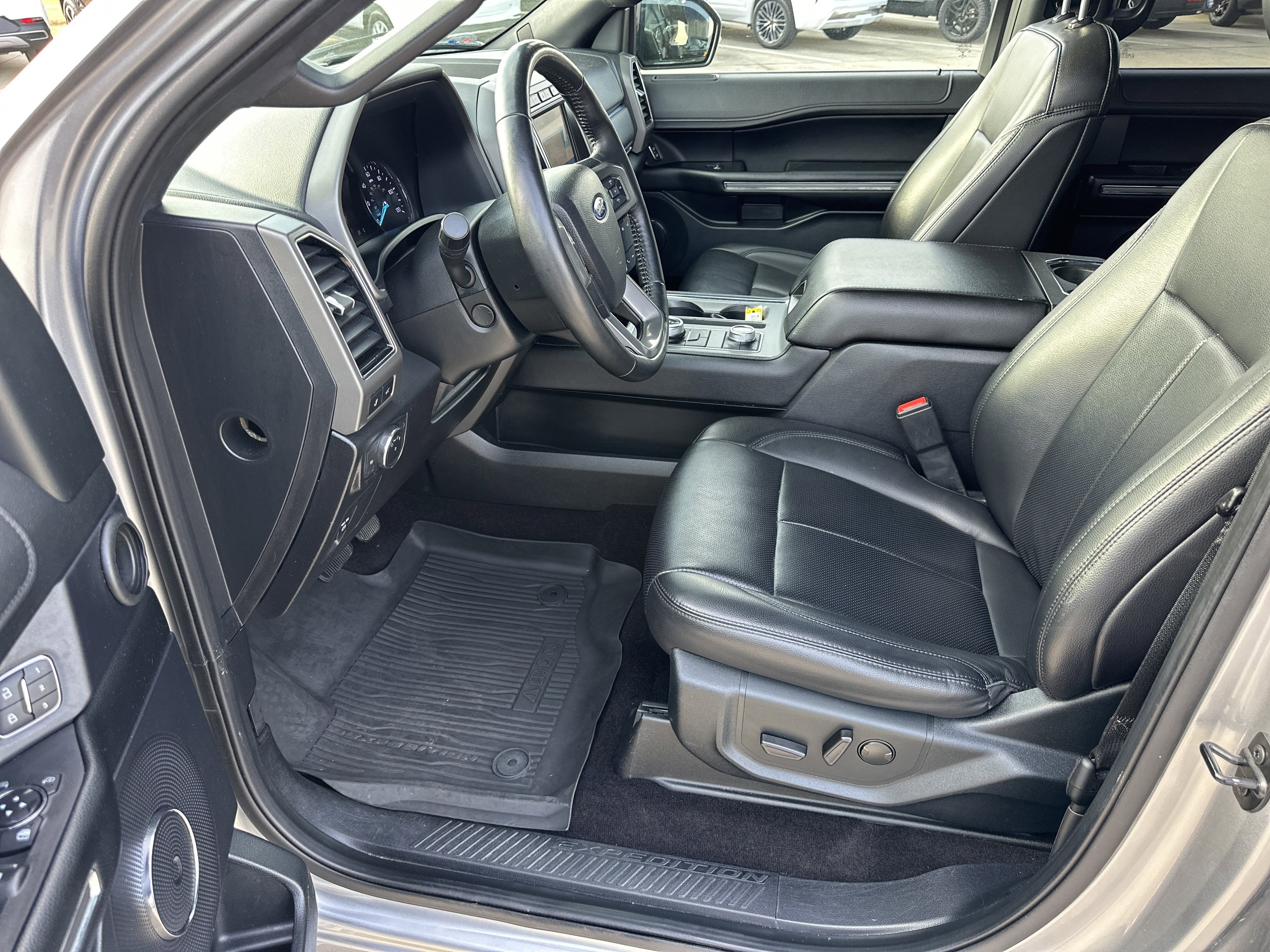 Used 2021 Ford Expedition XLT image 10
