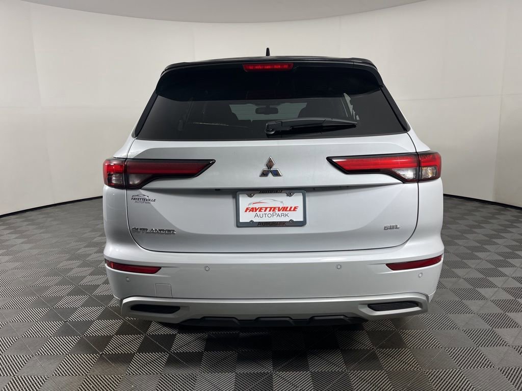 Used 2024 Mitsubishi Outlander SEL image 13