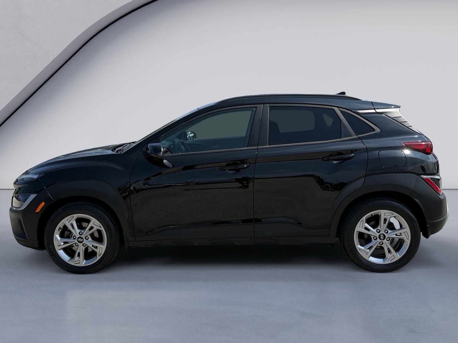 Used 2022 Hyundai Kona SEL FWD image 2