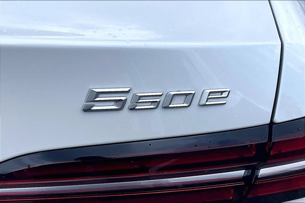 Certified 2026 BMW 550e xDrive AWD/4WD image 24