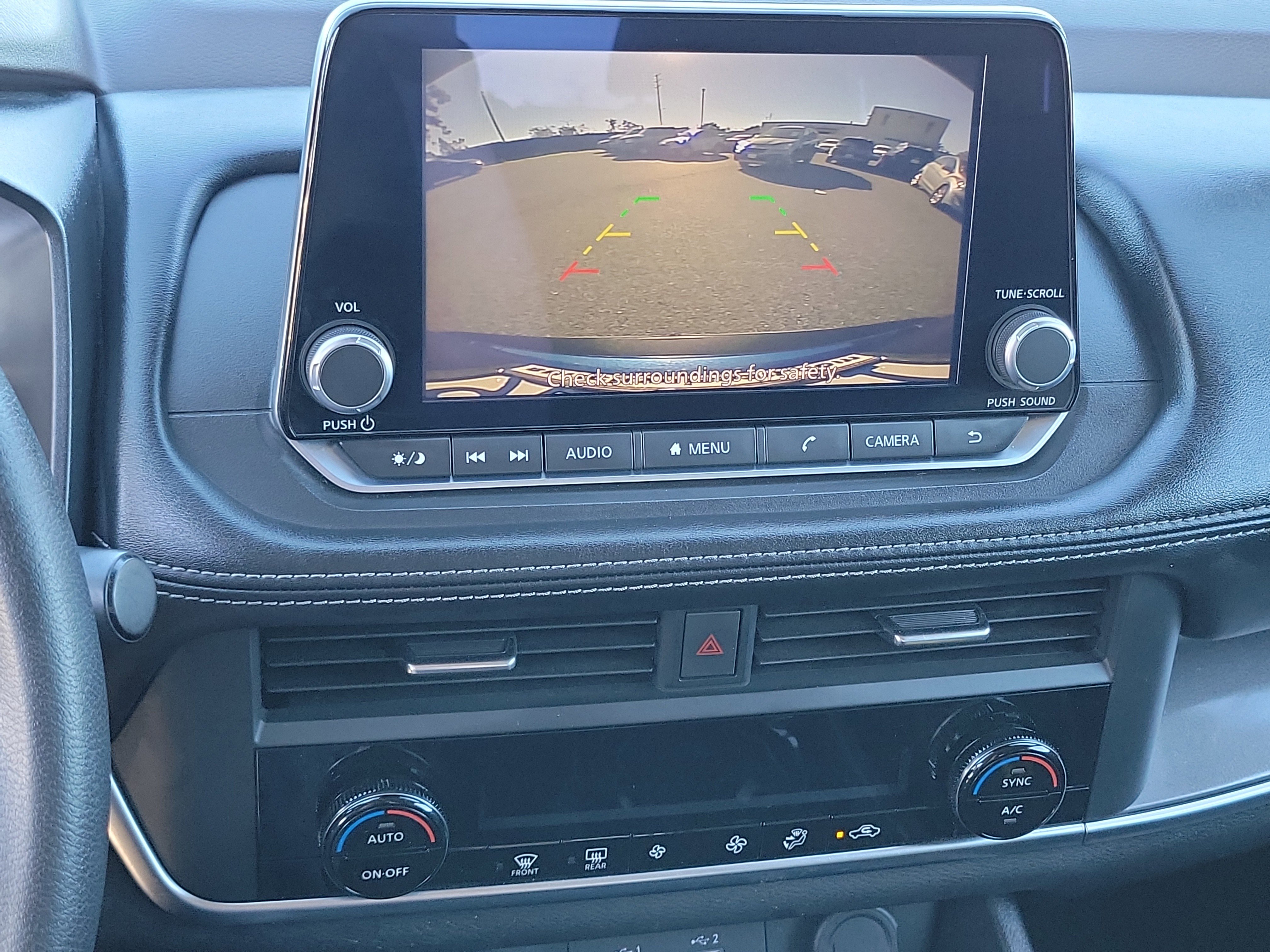 Used 2023 Nissan Rogue SV image 12