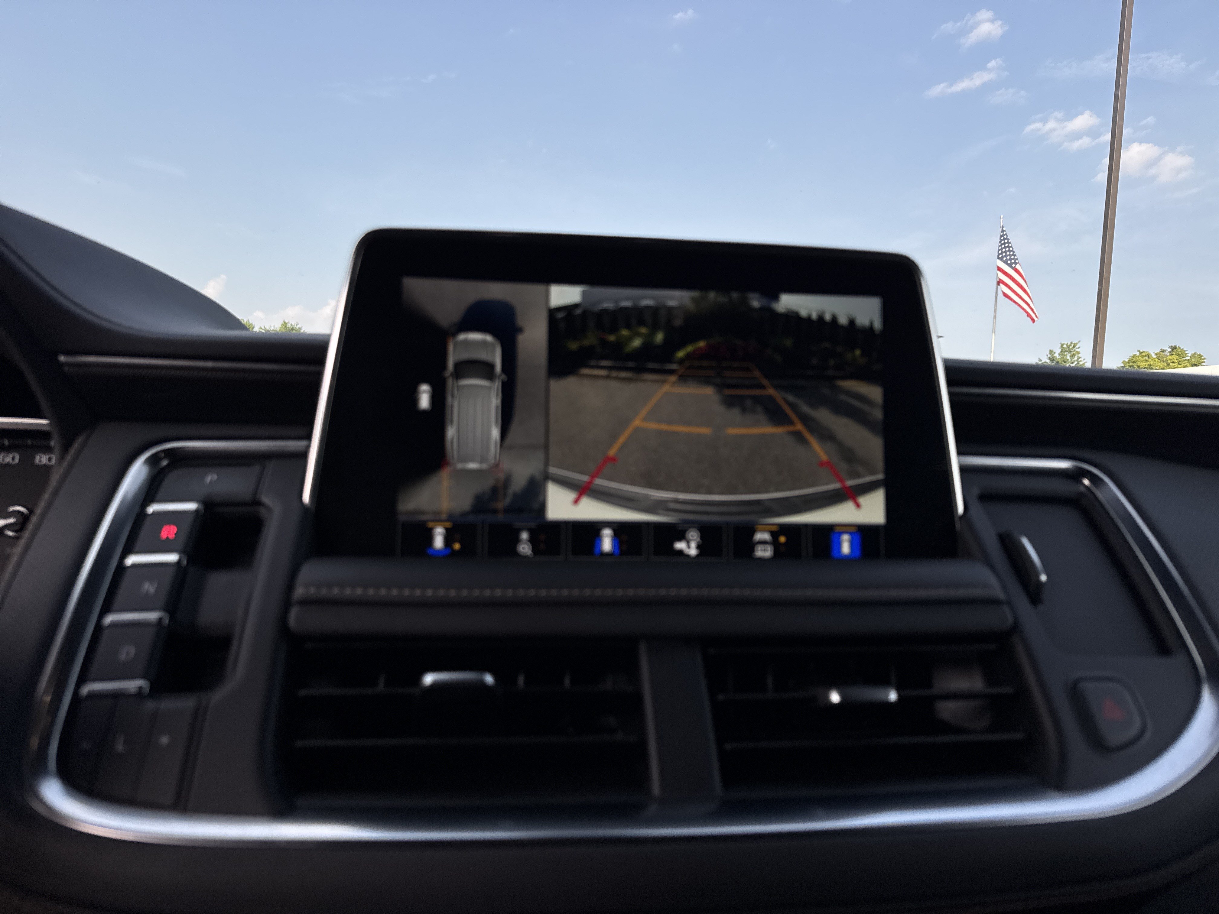 Used 2021 GMC Yukon XL AT4 w/ Rear Media and Nav Package AWD/4WD image 26