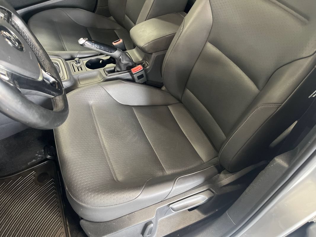 Used 2015 Volkswagen Golf TDI S FWD image 30