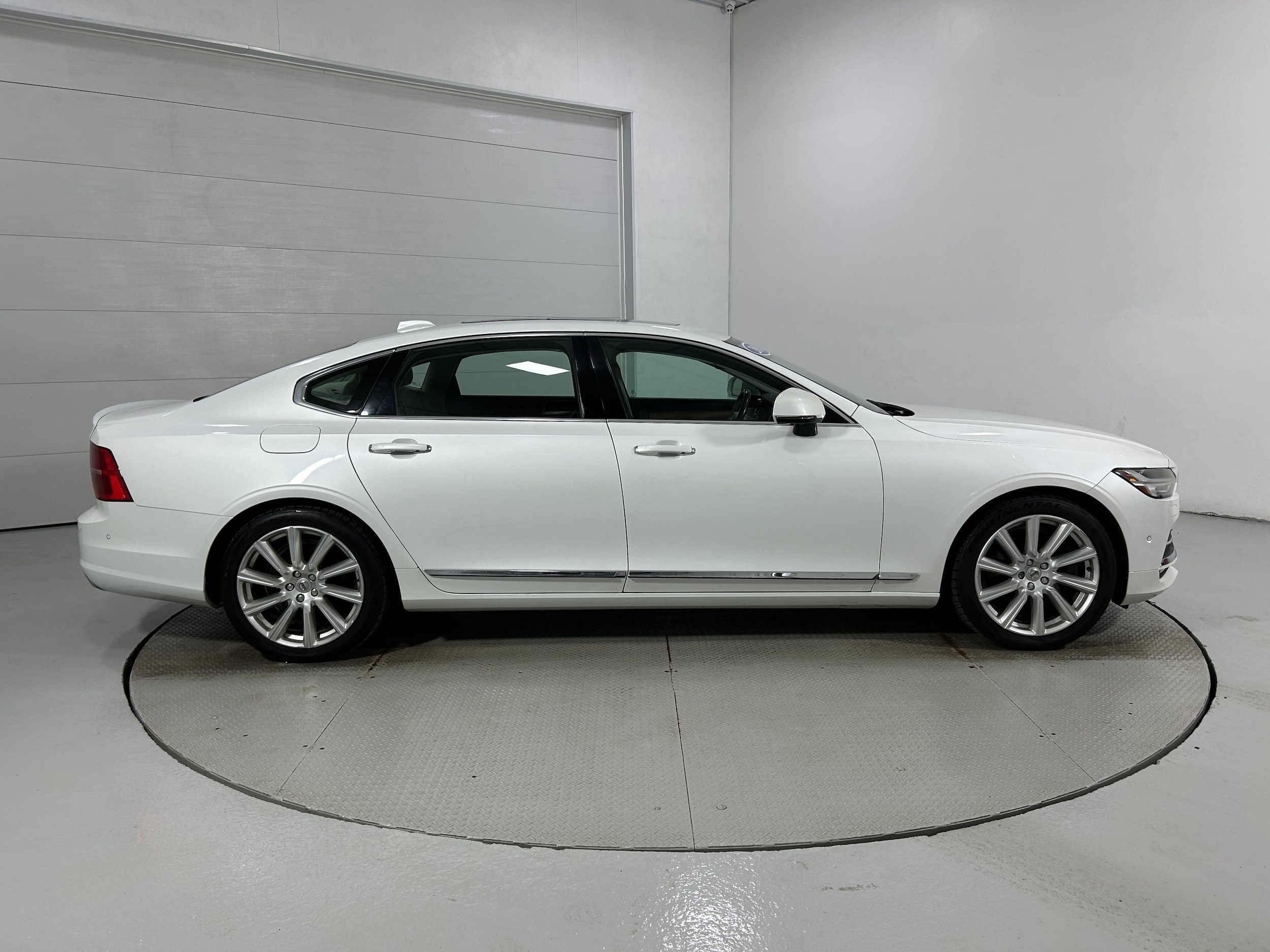 Used 2018 Volvo S90 T6 Inscription w/ Protection Package AWD/4WD image 39