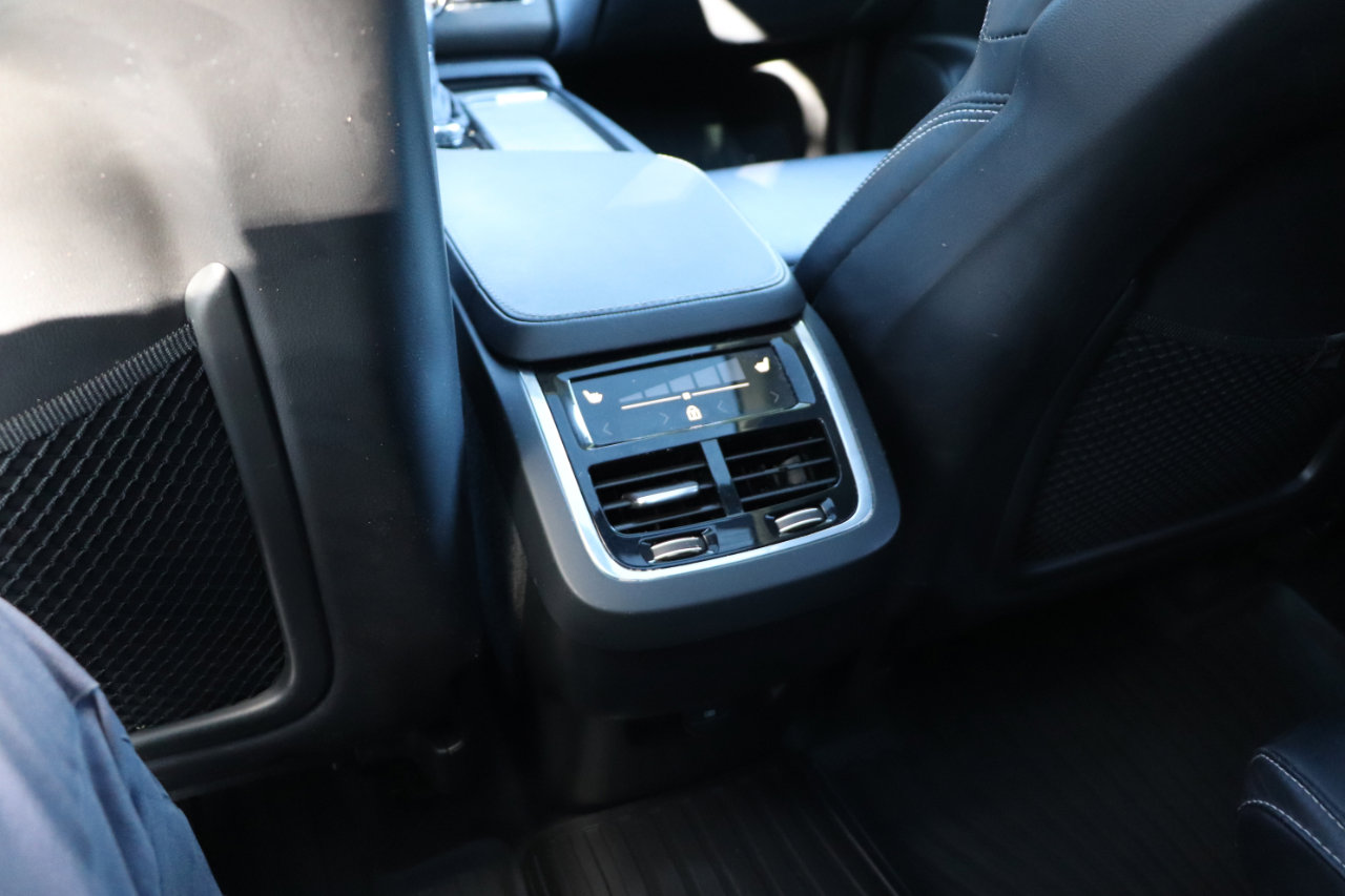 Used 2022 Volvo XC90 T6 Inscription w/ Advanced Package image 30