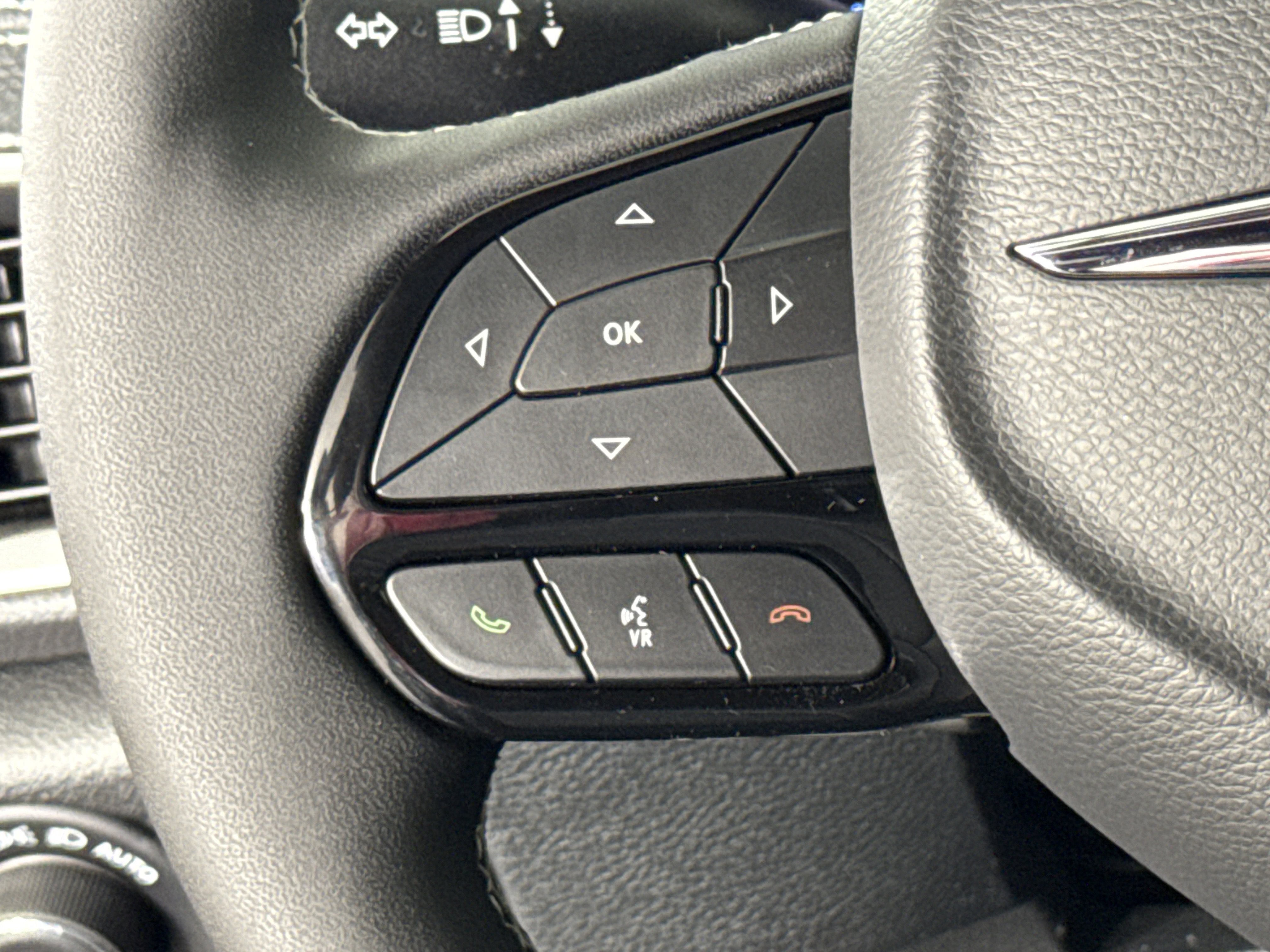 New 2026 Chrysler Pacifica Select image 32