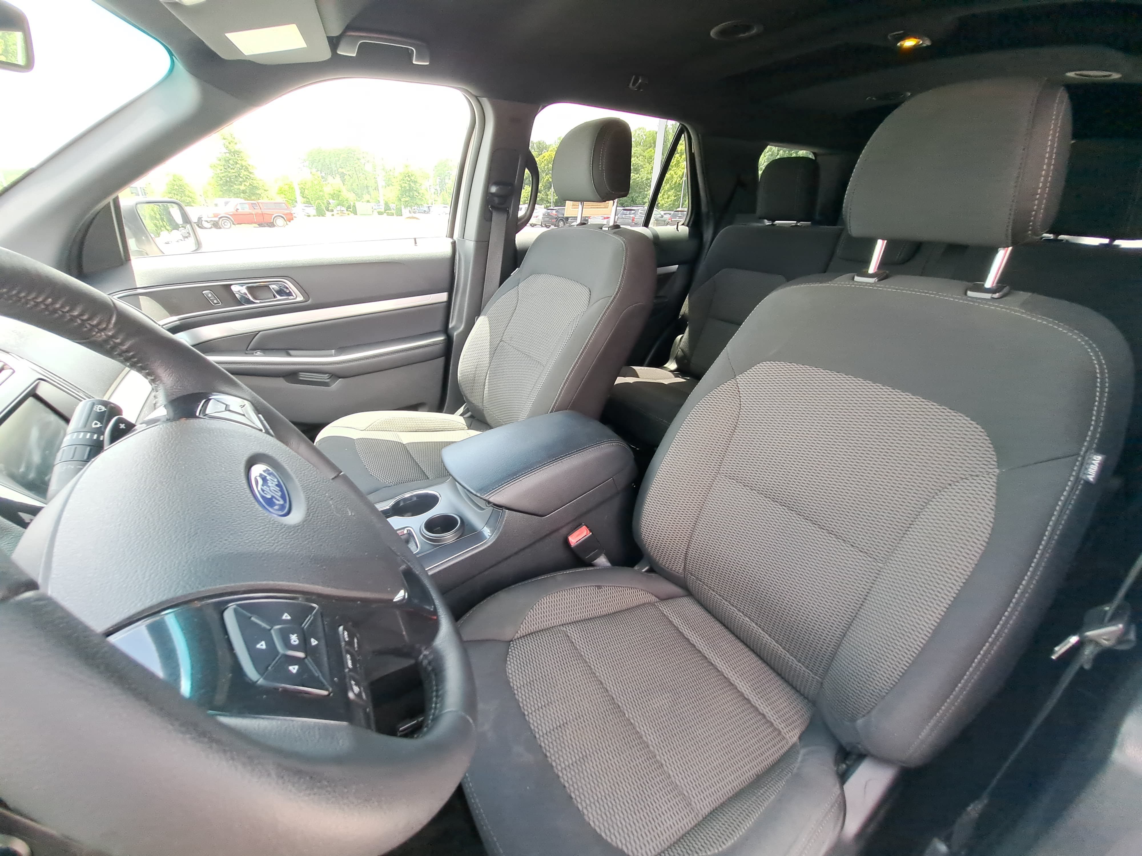 Used 2016 Ford Explorer XLT w/ Equipment Group 201A FWD image 15