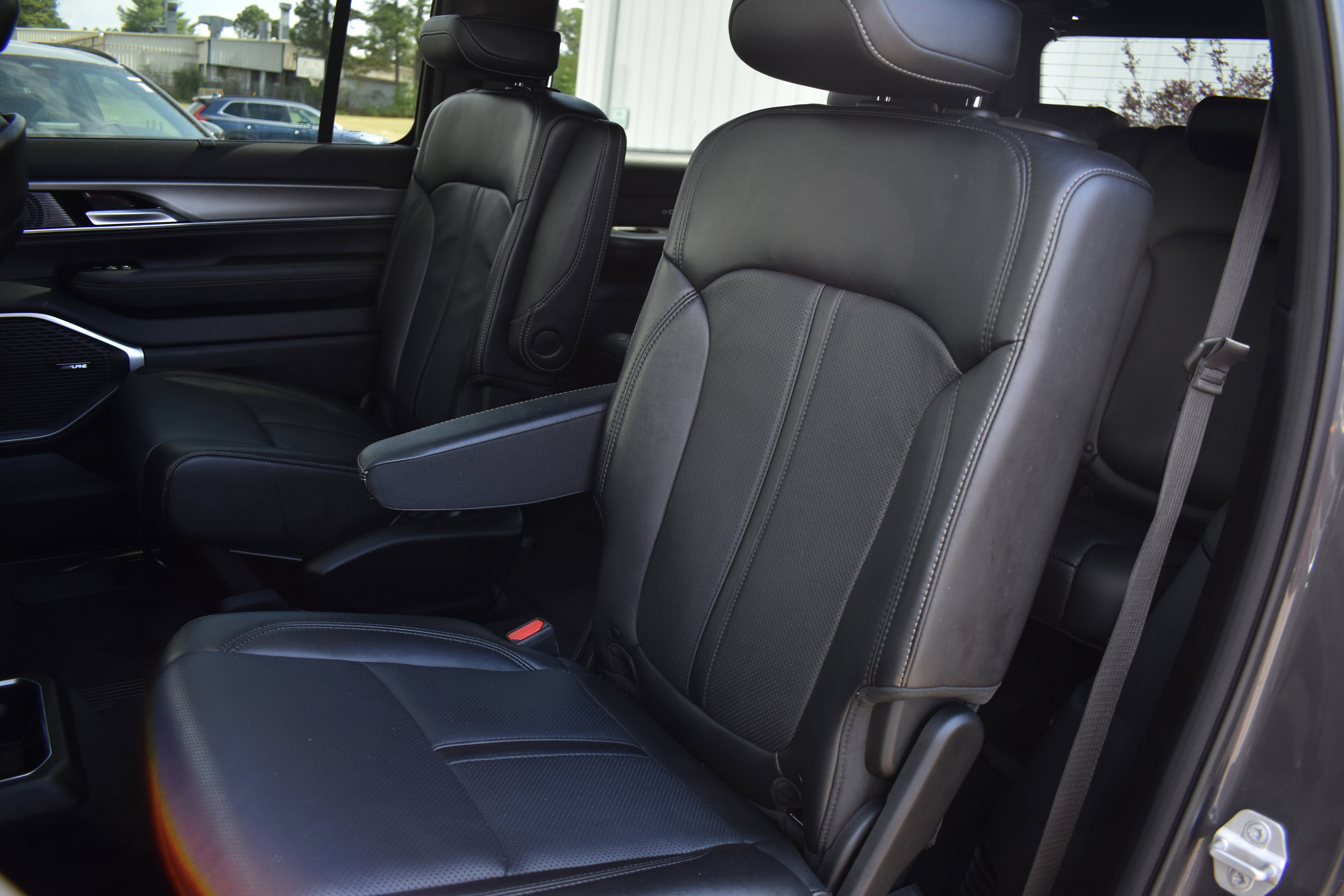 Used 2024 Jeep Wagoneer Series II w/ Convenience Group I image 27