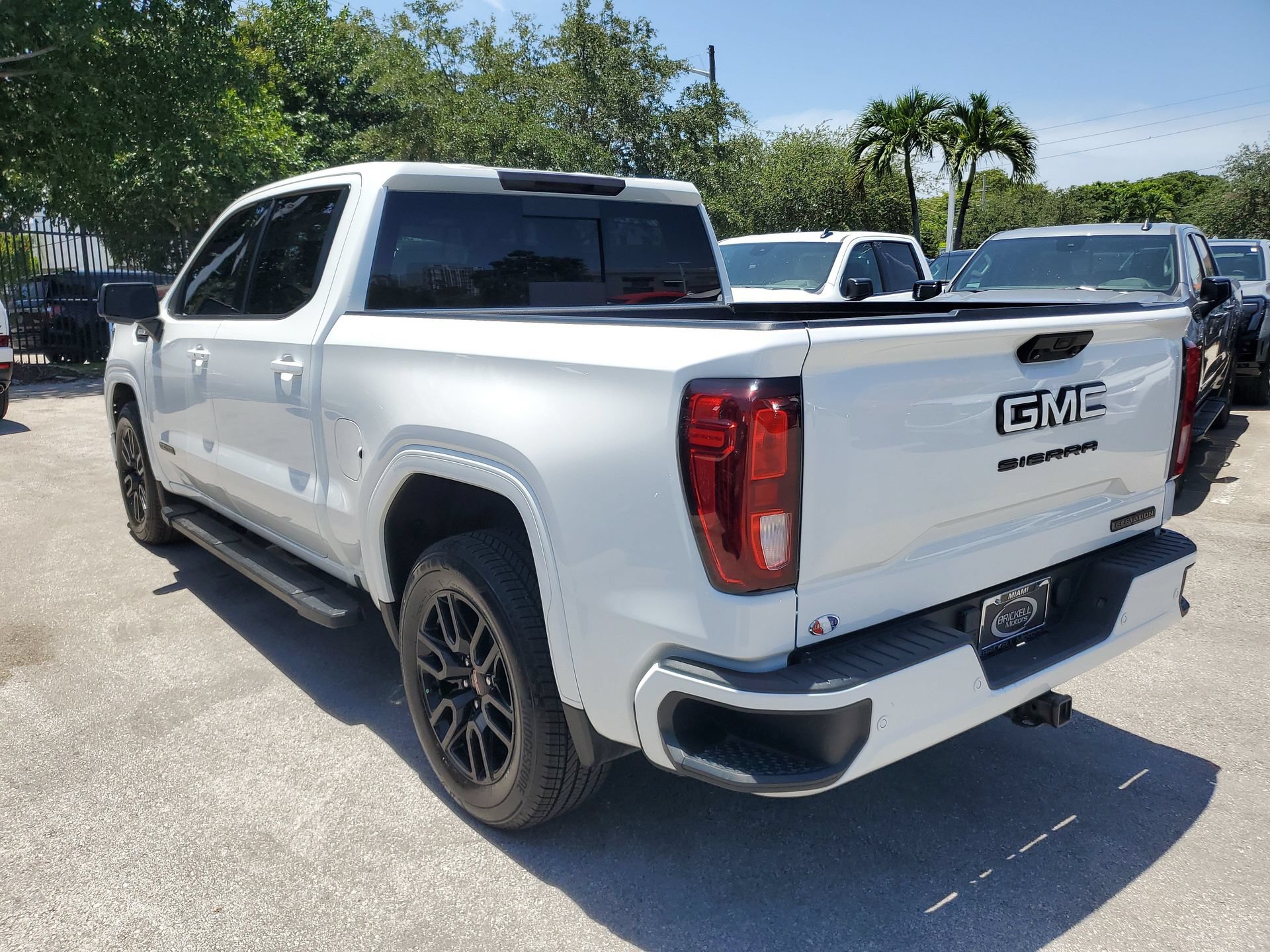 Used 2023 GMC Sierra 1500 Elevation w/ Elevation Premium Package RWD image 4