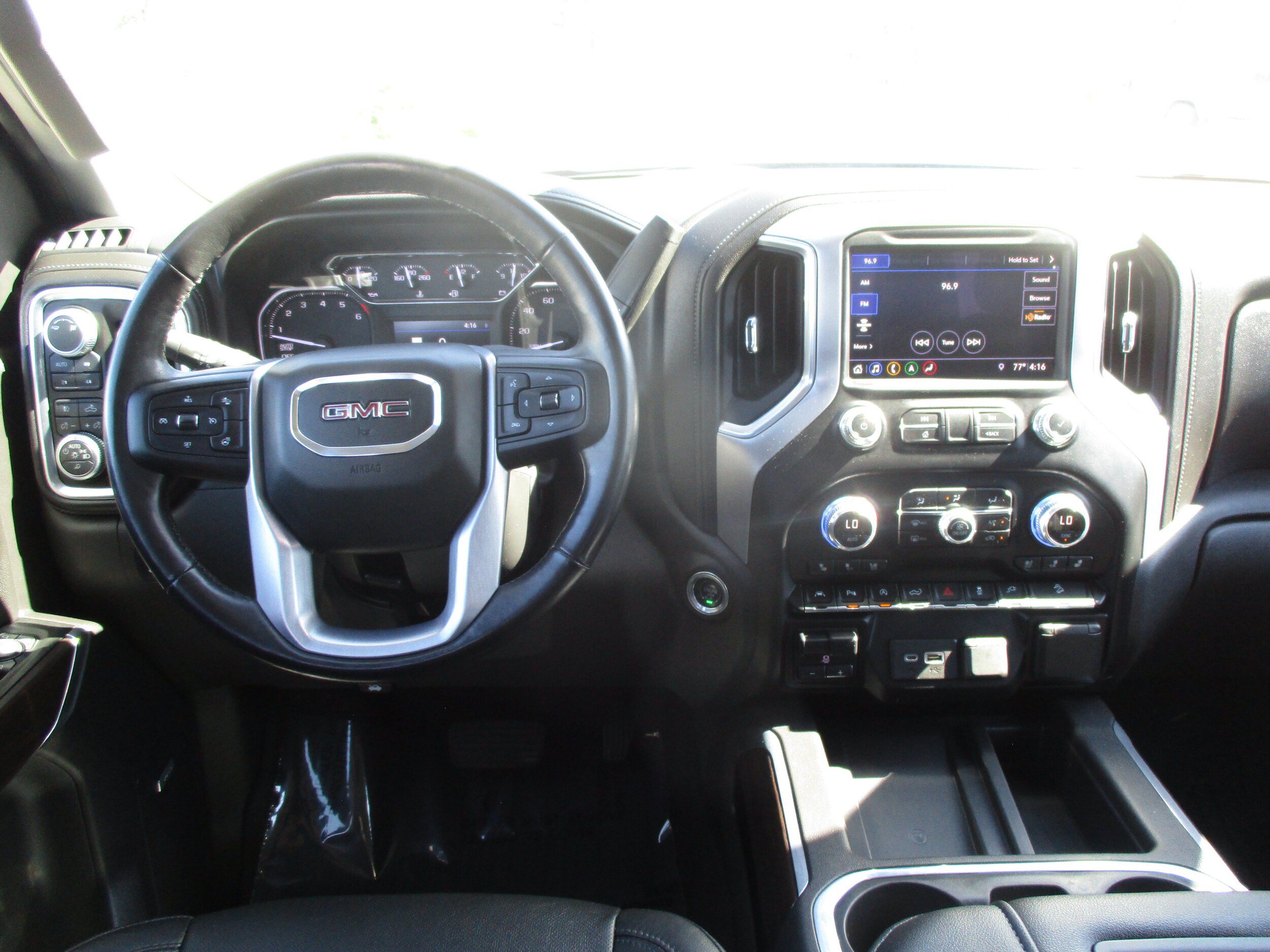Used 2019 GMC Sierra 1500 SLT w/ SLT Premium Plus Package AWD/4WD image 20