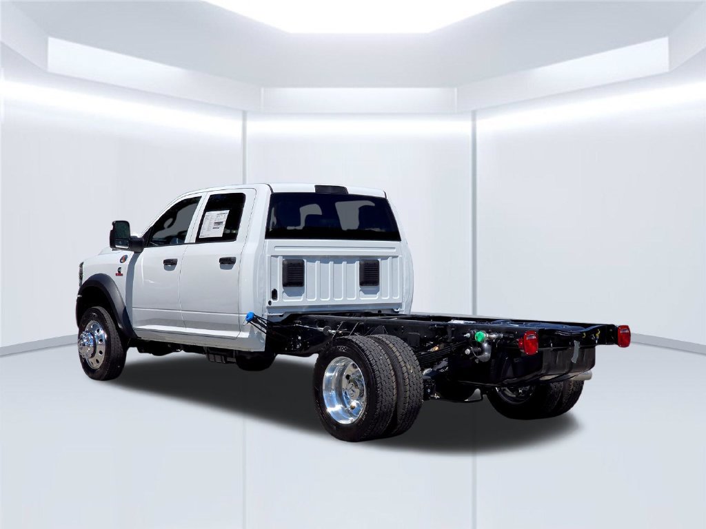 New 2026 RAM 5500 Tradesman w/ Chrome Appearance Group AWD/4WD image 17