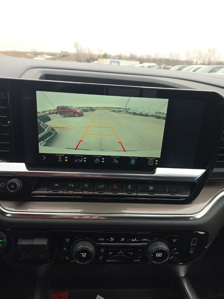 Used 2022 Chevrolet Silverado 1500 High Country w/ High Country Premium Package image 16