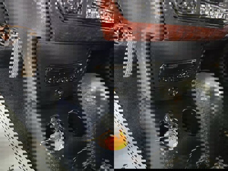 Used 2003 Chrysler Sebring Limited image 19