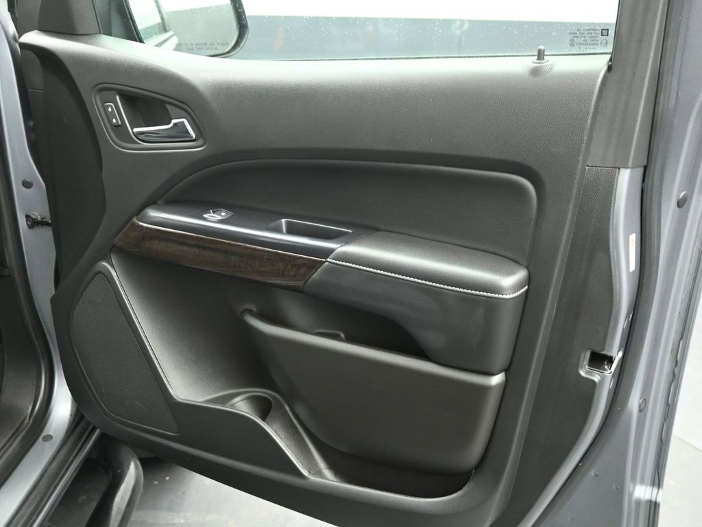 Used 2020 GMC Canyon SLE w/ Driver Alert Package image 31