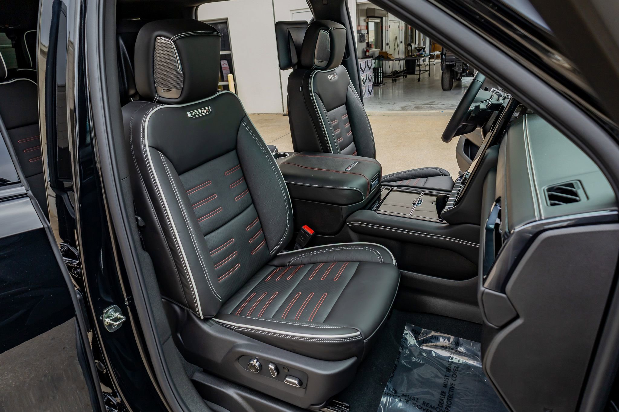 Used 2026 GMC Yukon AT4 Ultimate AWD/4WD image 31