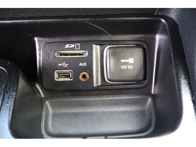 Used 2015 Jeep Cherokee Latitude w/ Cold Weather Group AWD/4WD image 16