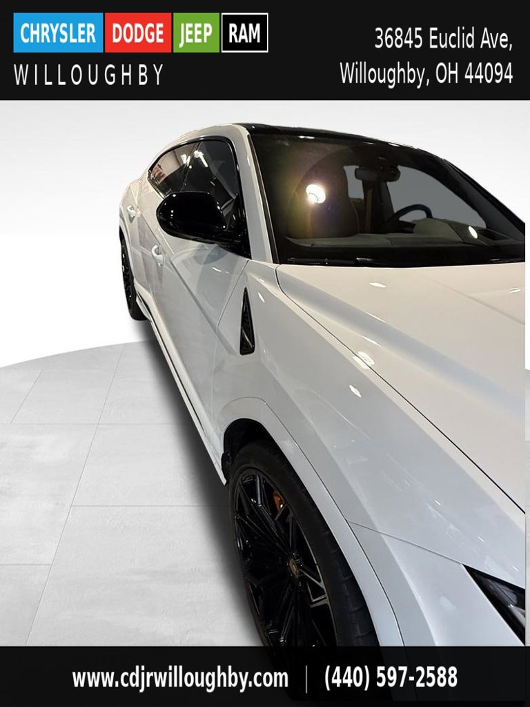 Used 2025 Lamborghini Urus SE AWD/4WD image 20