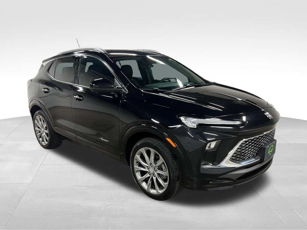 Certified 2025 Buick Encore GX Avenir w/ Avenir Technology Package AWD/4WD 360° Tour