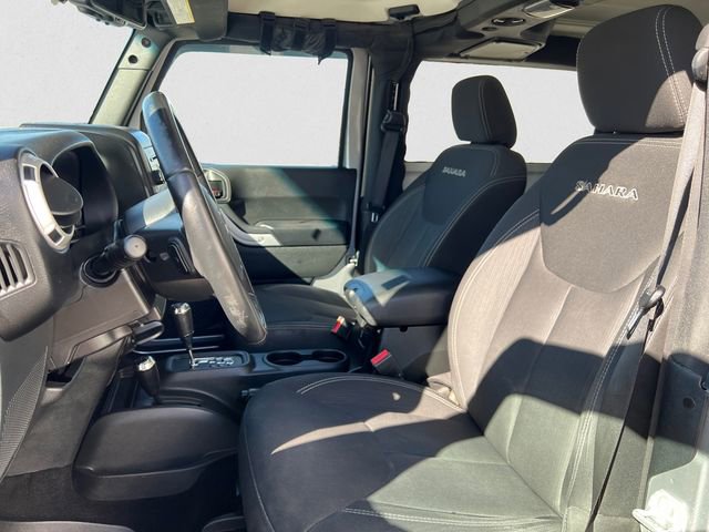 Used 2017 Jeep Wrangler Sahara w/ Trailer Tow Group AWD/4WD image 9