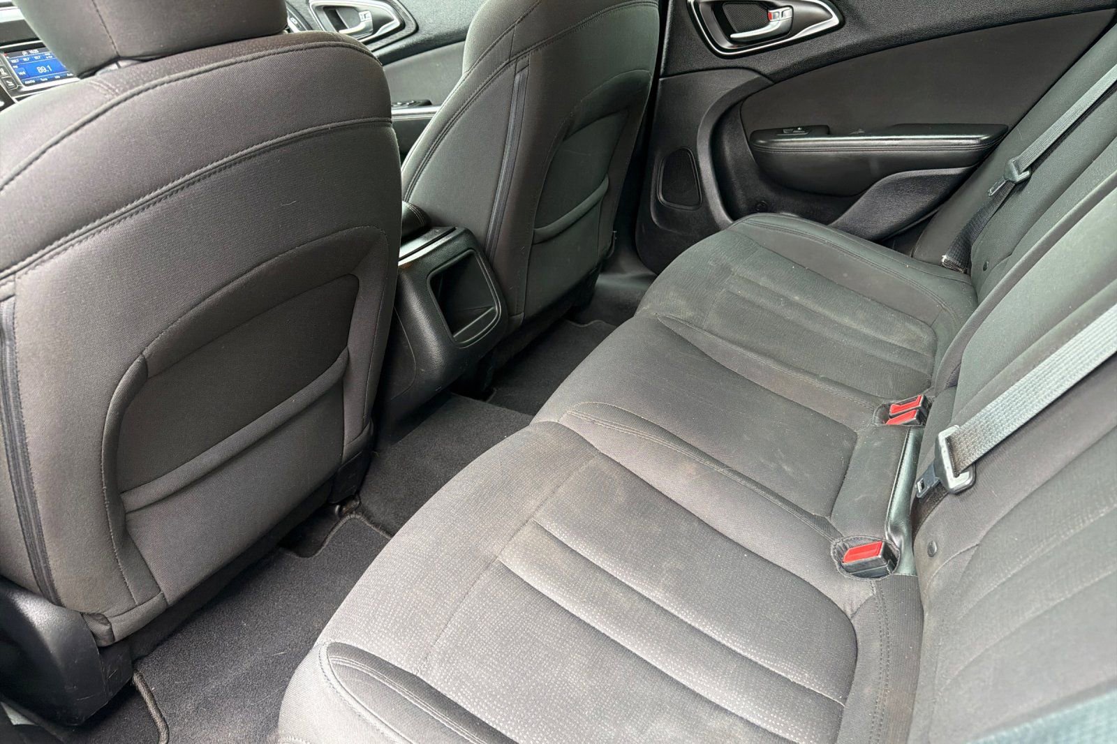 Used 2016 Chrysler 200 Limited FWD image 11