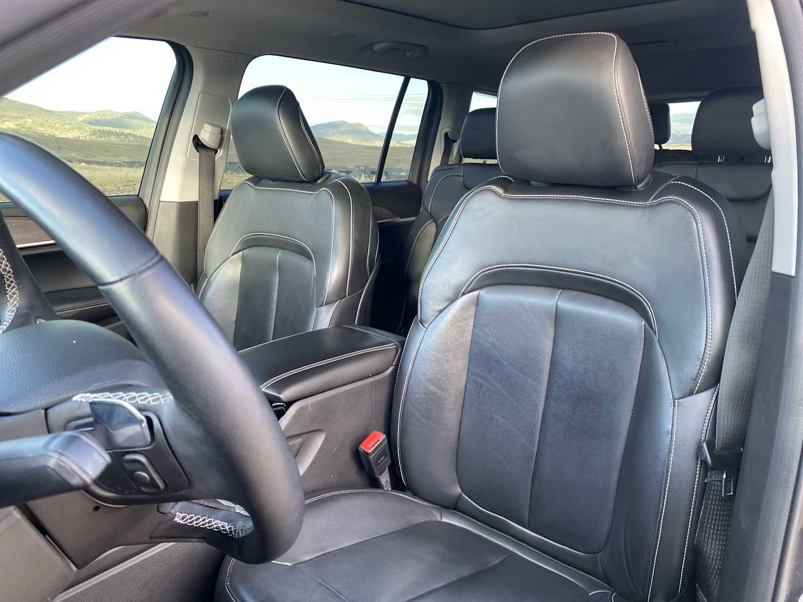 Certified 2022 Jeep Grand Cherokee L Limited w/ Black Appearance Package image 19