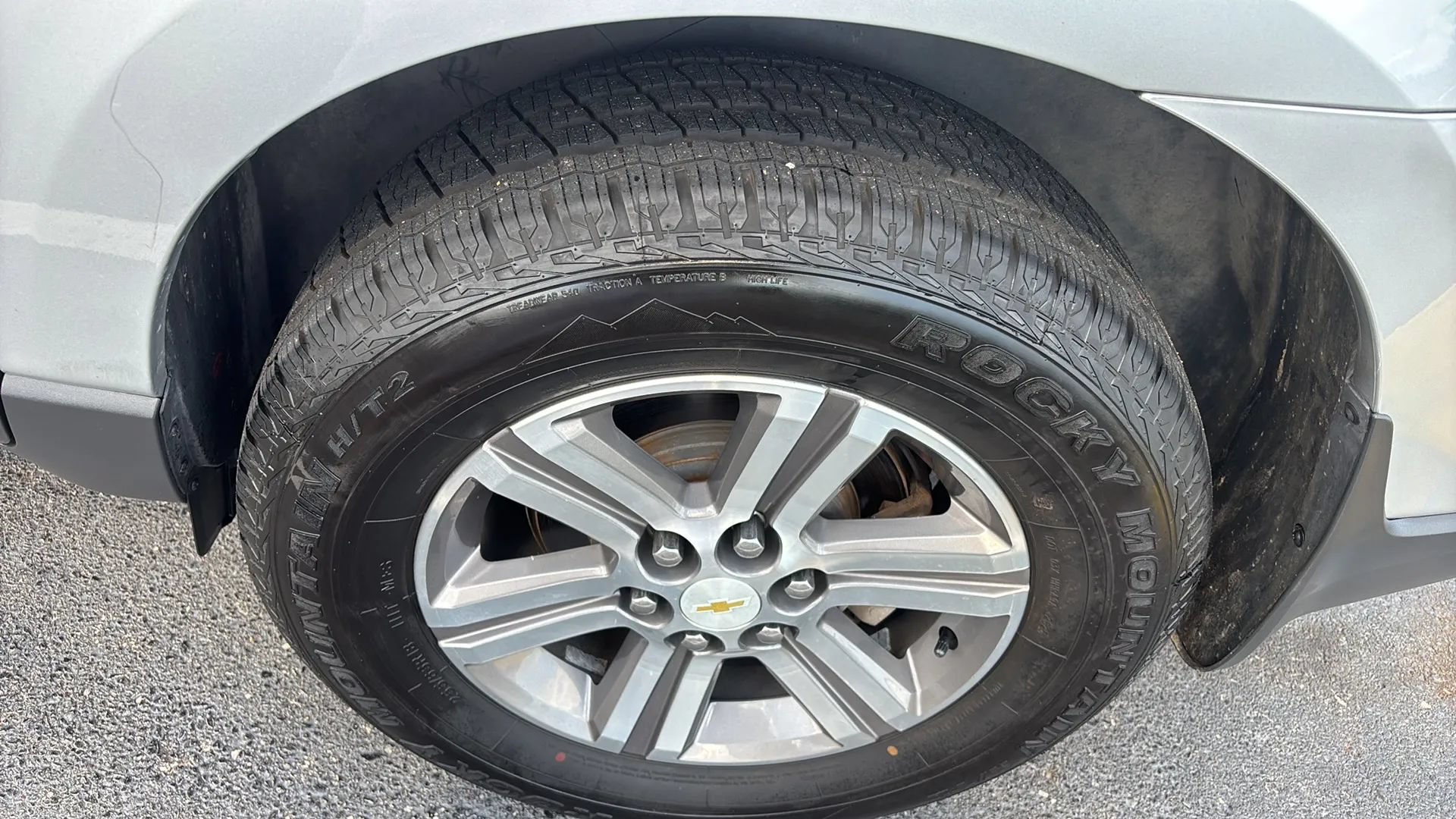 Used 2017 Chevrolet Traverse LT FWD image 33