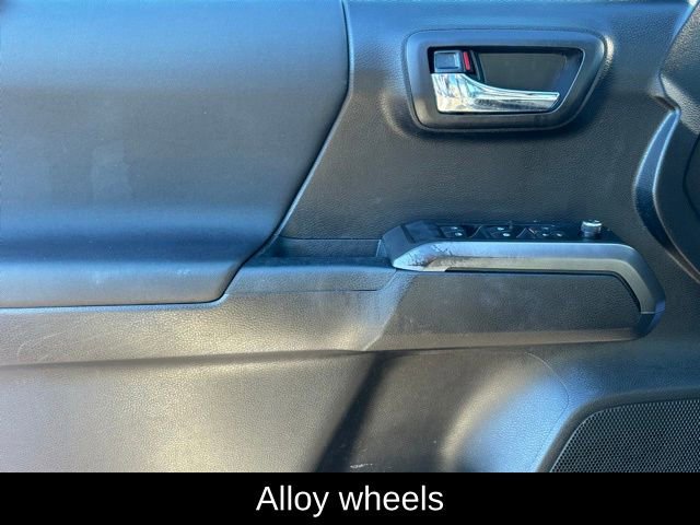 Used 2017 Toyota Tacoma TRD Off-Road image 13