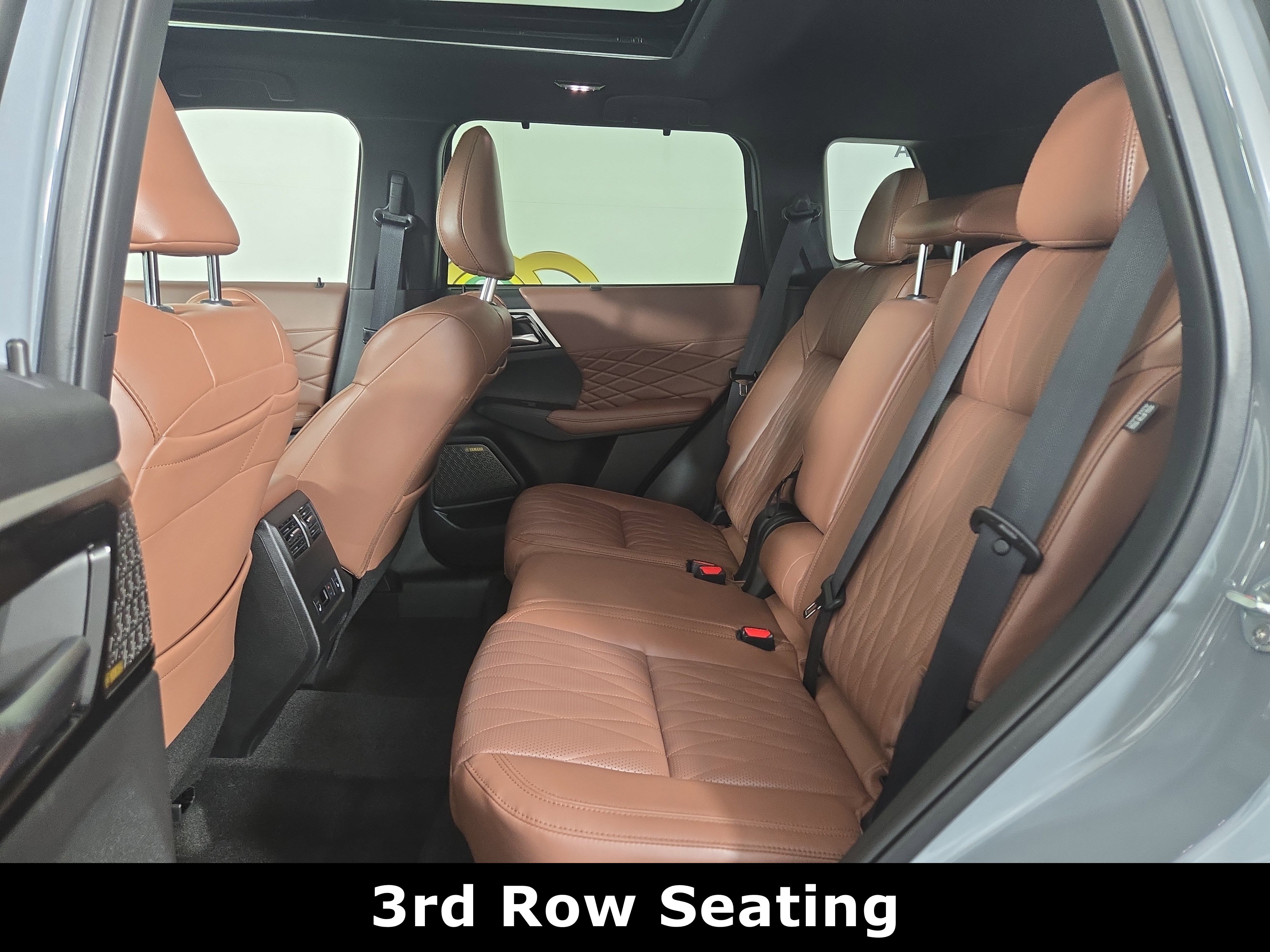 New 2026 Mitsubishi Outlander SEL image 11