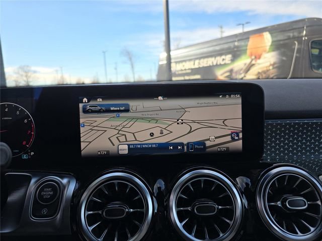 Used 2025 Mercedes-Benz GLB 250 4MATIC image 30