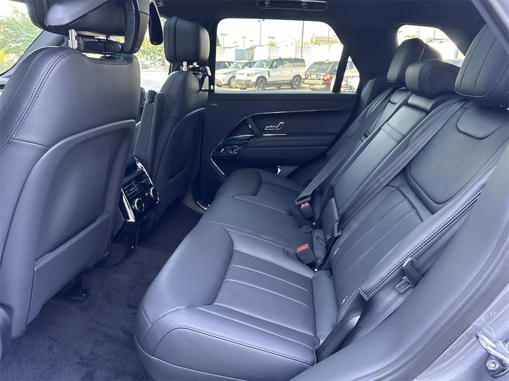 New 2025 Land Rover Range Rover Sport SE image 14