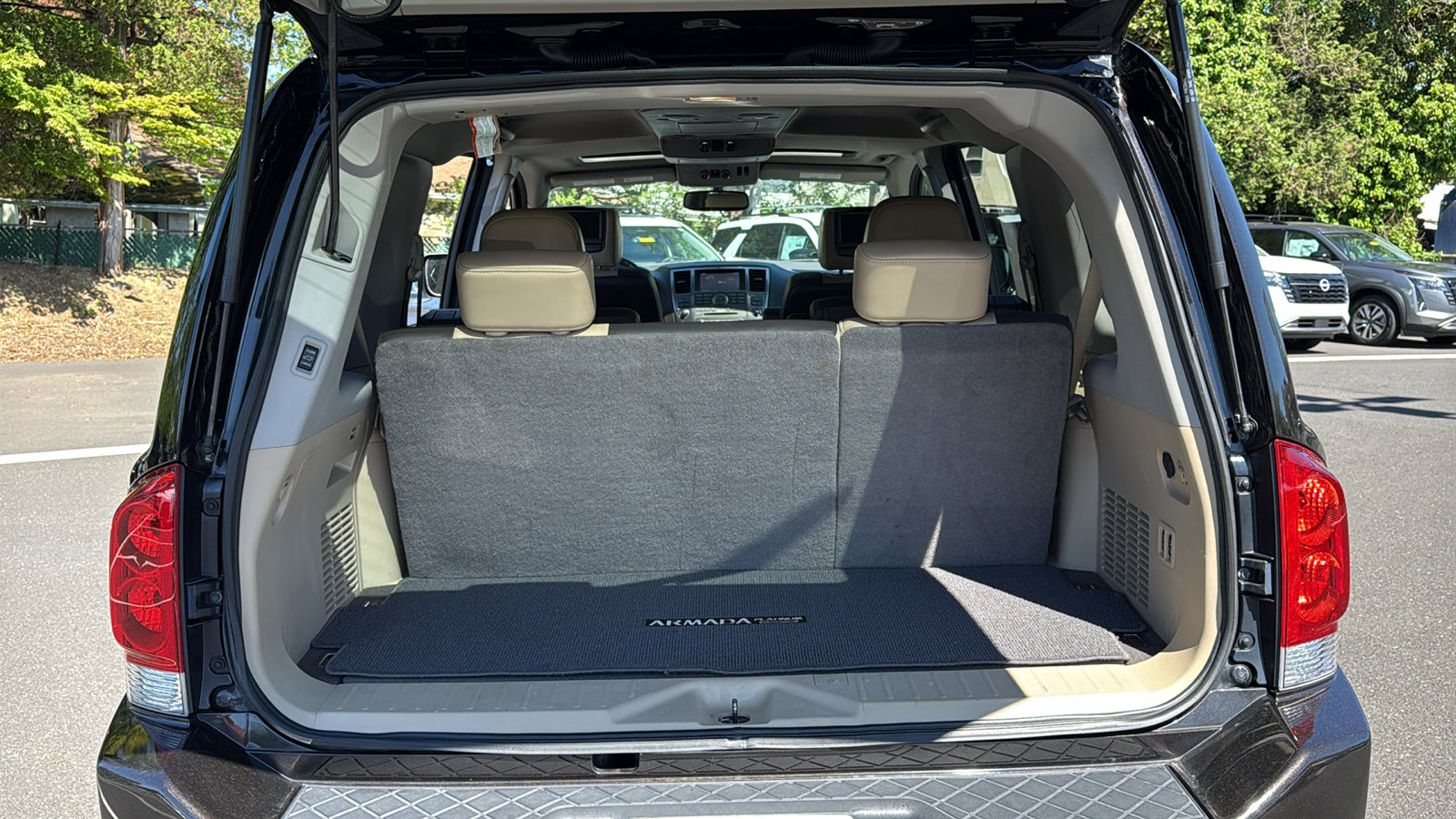 Used 2015 Nissan Armada Platinum w/ Platinum Reserve Package AWD/4WD image 26