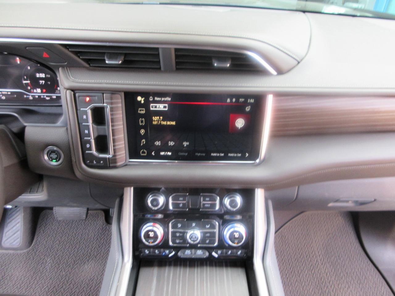 Used 2024 GMC Yukon Denali w/ Advanced Technology Package image 53
