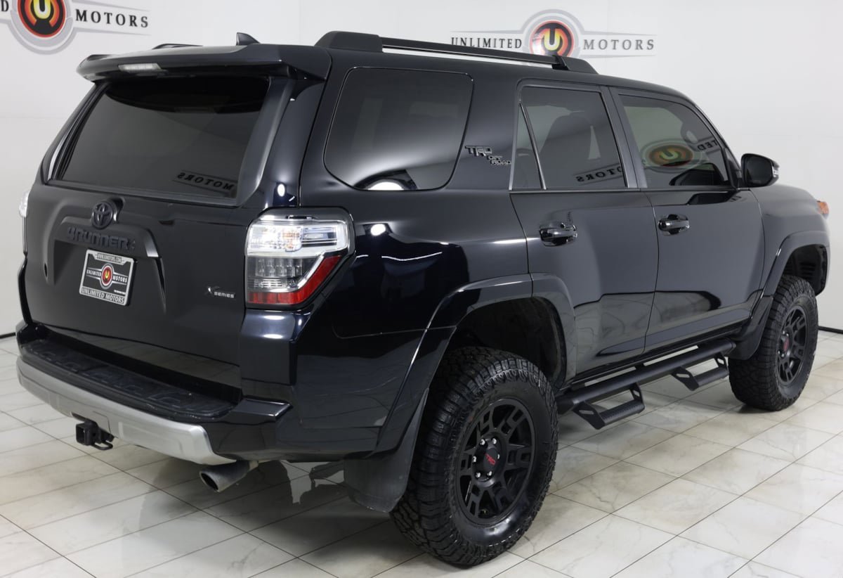 Used 2023 Toyota 4Runner TRD Off-Road Premium w/ Moonroof Package AWD/4WD image 3