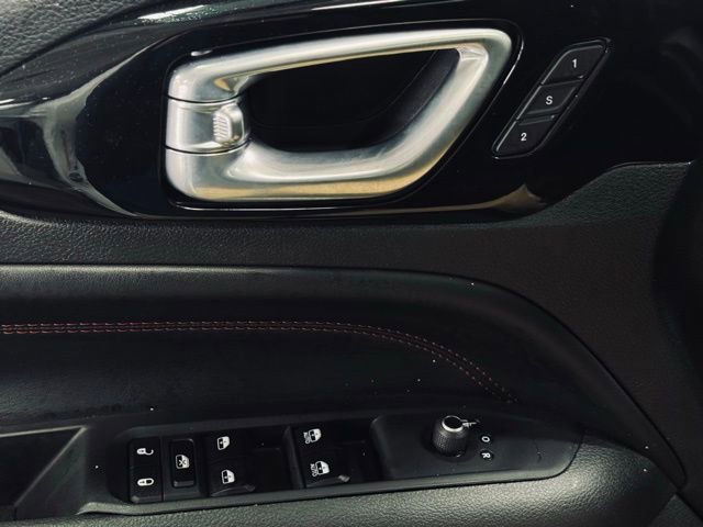 Used 2025 Jeep Compass Trailhawk w/ Trailhawk Elite Group image 14