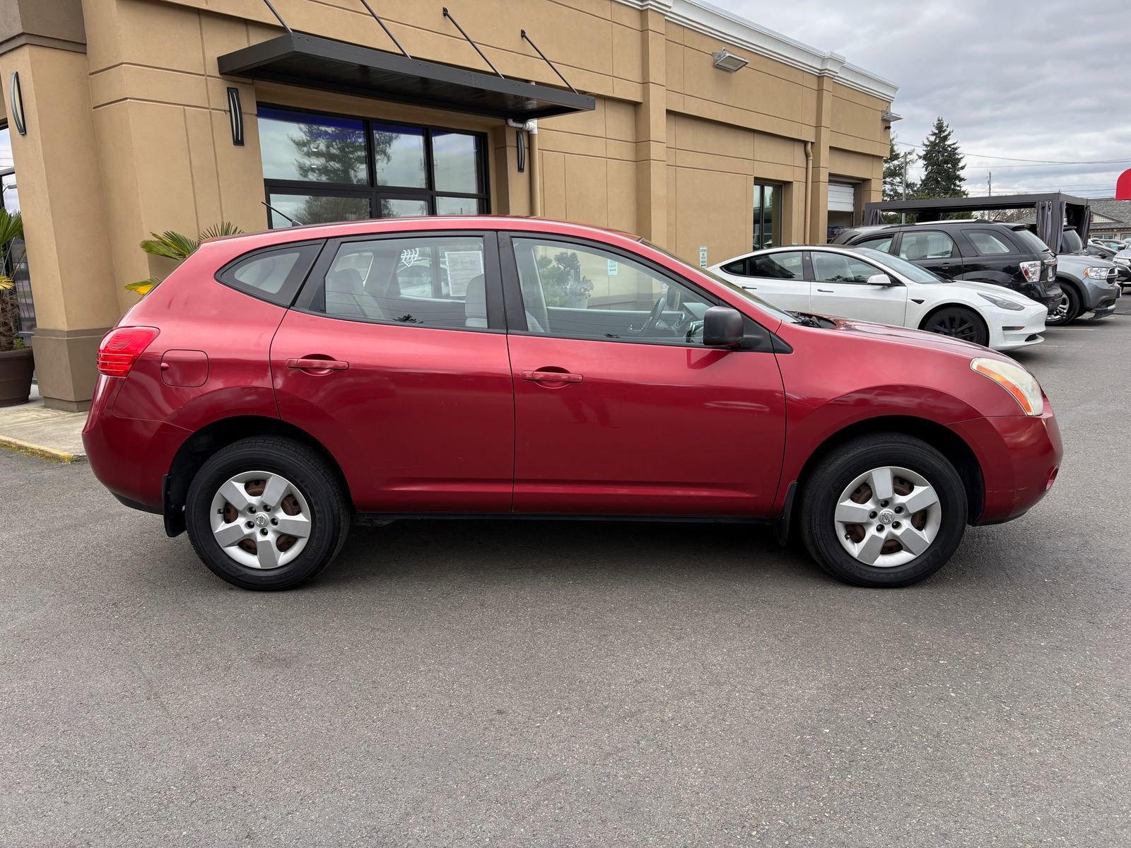 Used 2009 Nissan Rogue S image 2