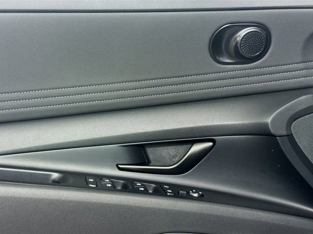 Certified 2025 Hyundai Elantra Sport FWD image 13