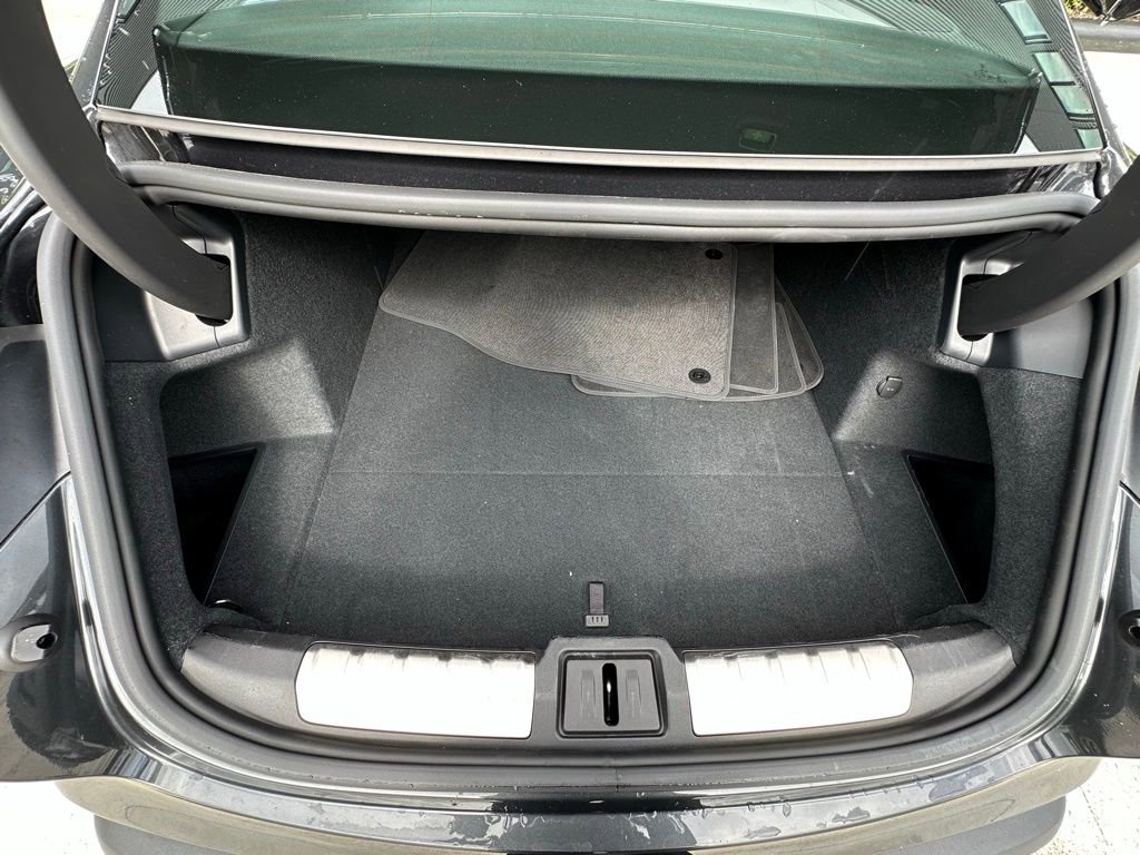 Used 2025 Porsche Taycan image 40