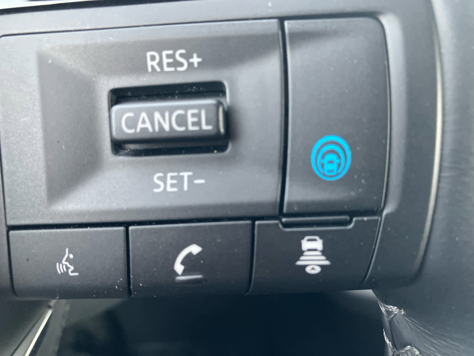 Used 2023 Nissan Pathfinder Platinum w/ Cargo Package image 19