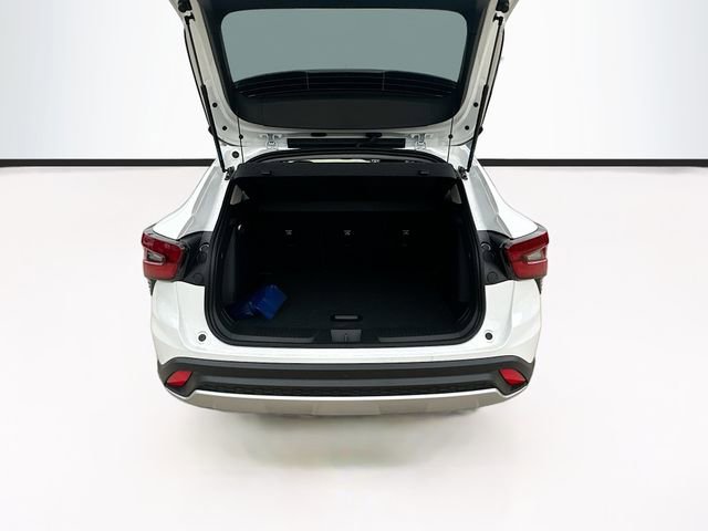 New 2026 Chevrolet Trax LT w/ Driver Confidence Package FWD image 26