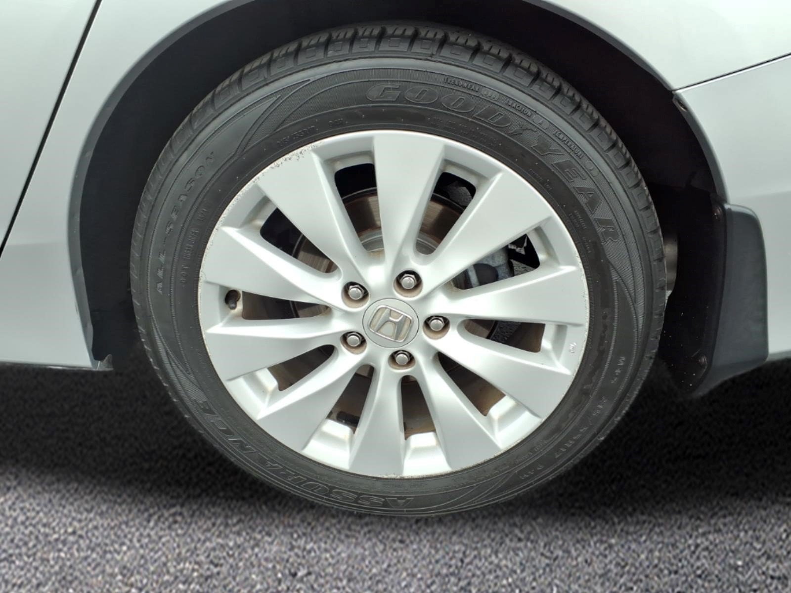 Used 2014 Honda Accord Touring image 9