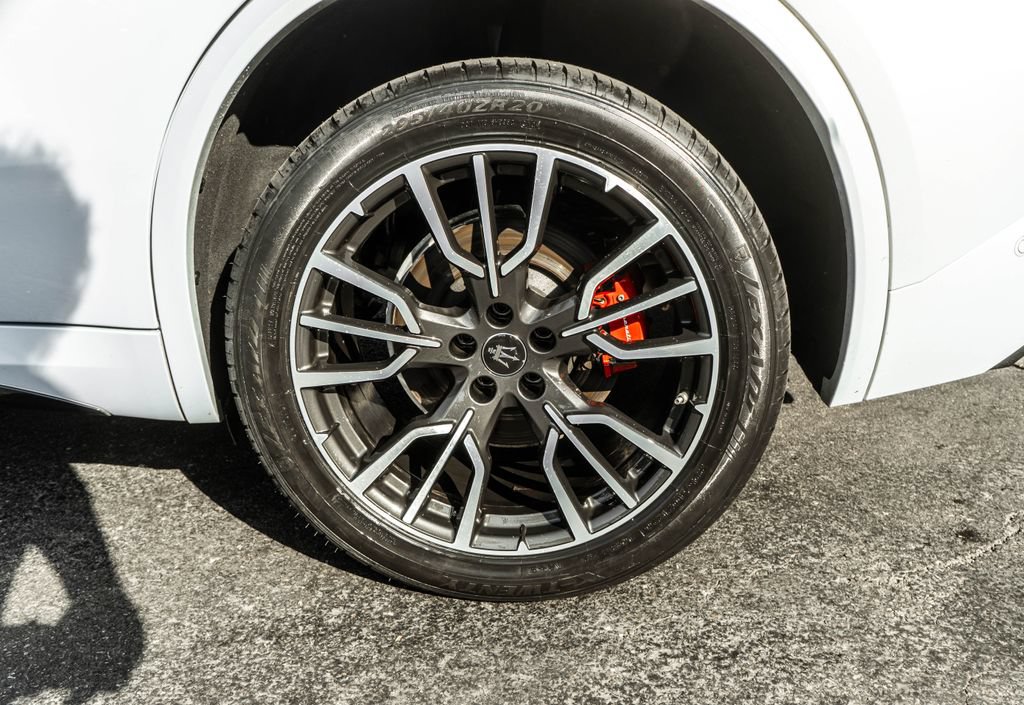 Used 2023 Maserati Grecale Modena AWD/4WD image 38