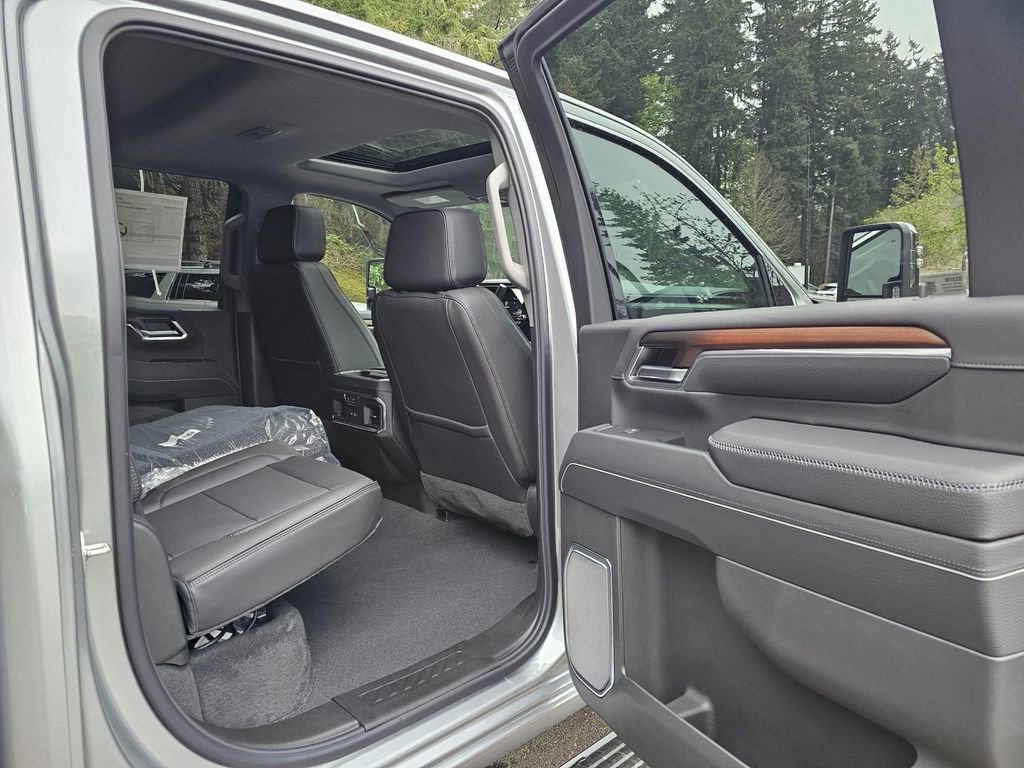 New 2026 GMC Sierra 3500 Denali w/ Denali Reserve Package AWD/4WD image 12