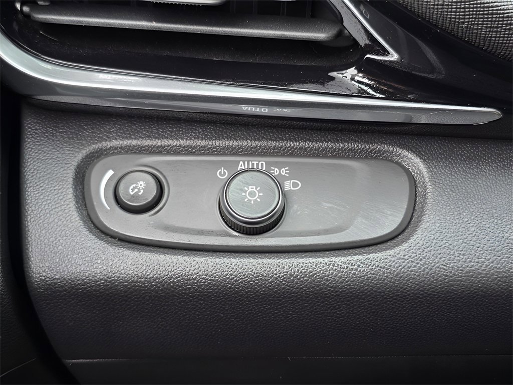 Used 2024 Buick Envista Avenir image 25