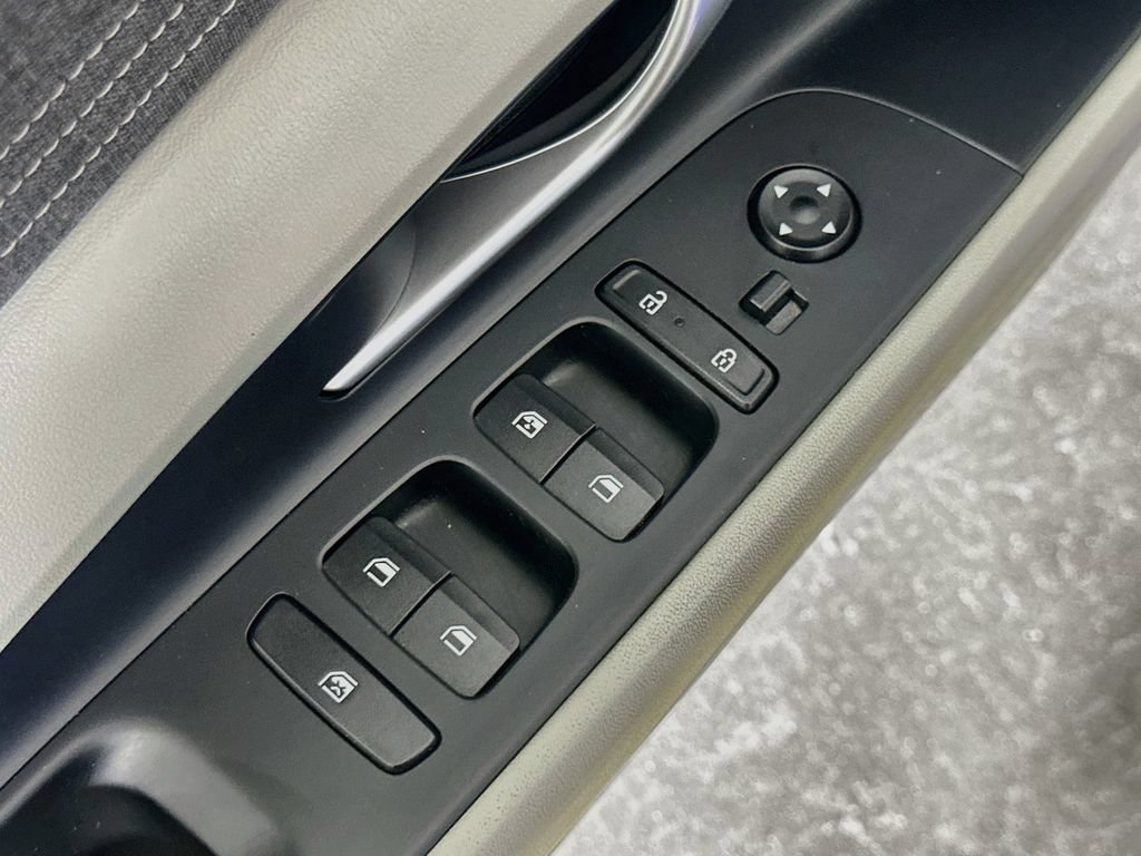 Used 2024 Hyundai Elantra Limited FWD image 22